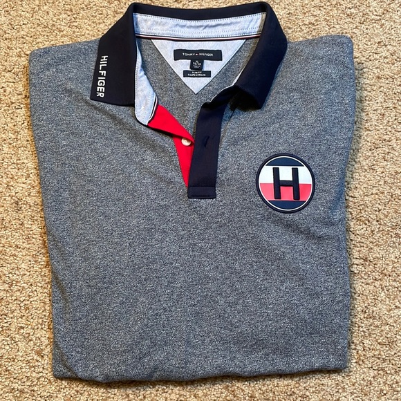 Tommy Hilfiger Polo with Embroidered Patch XL - Picture 1 of 7